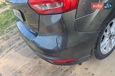 Хэтчбек Ford Focus 2015 в 