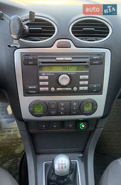 Хетчбек Ford Focus 2006 в 