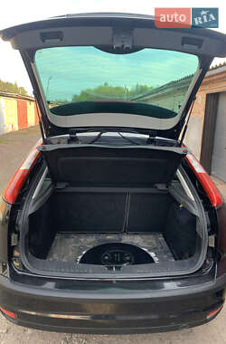 Хетчбек Ford Focus 2006 в 