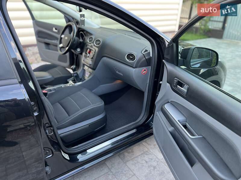 Універсал Ford Focus 2008 в Сарнах