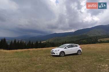 Хэтчбек Ford Focus 2013 в 