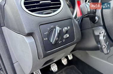 Універсал Ford Focus 2011 в 