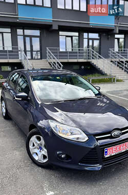 Хэтчбек Ford Focus 2011 в 