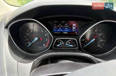 Седан Ford Focus 2015 в 