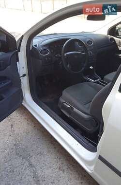 Хэтчбек Ford Focus 2006 в 