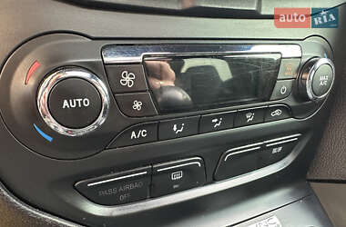 Хэтчбек Ford Focus 2012 в 