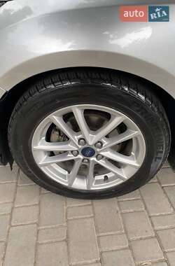 Седан Ford Focus 2016 в 