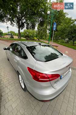 Седан Ford Focus 2016 в 
