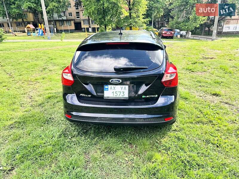 Хэтчбек Ford Focus 2014 в Харькове