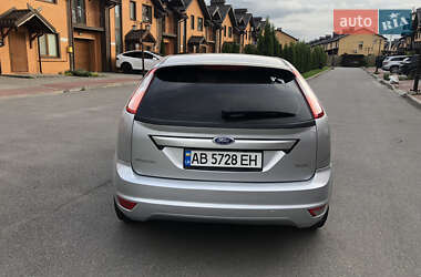 Хэтчбек Ford Focus 2011 в 