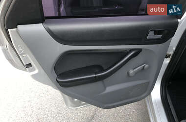 Хэтчбек Ford Focus 2011 в 
