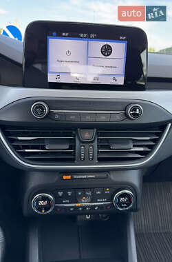 Хэтчбек Ford Focus 2018 в 