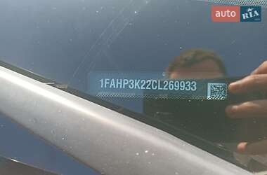Хэтчбек Ford Focus 2011 в 