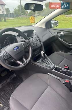 Хетчбек Ford Focus 2015 в 