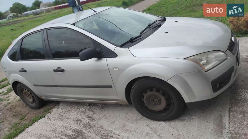 Хэтчбек Ford Focus 2006 в 