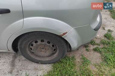 Хэтчбек Ford Focus 2006 в 