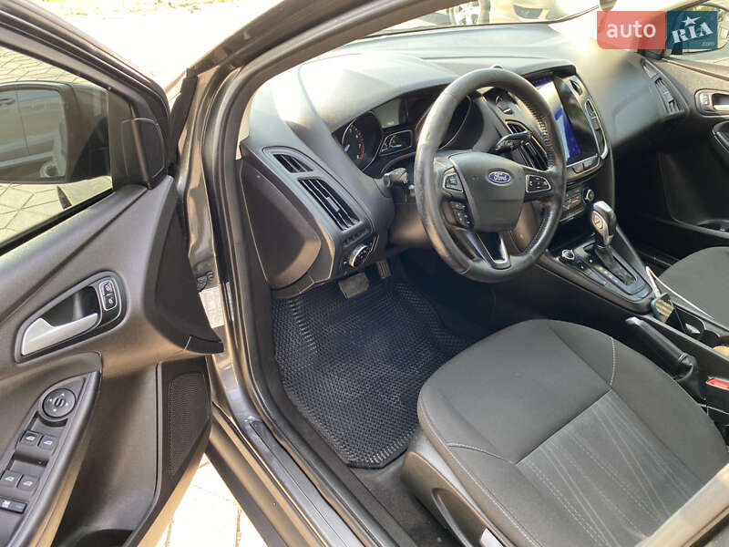 Хэтчбек Ford Focus 2016 в Днепре