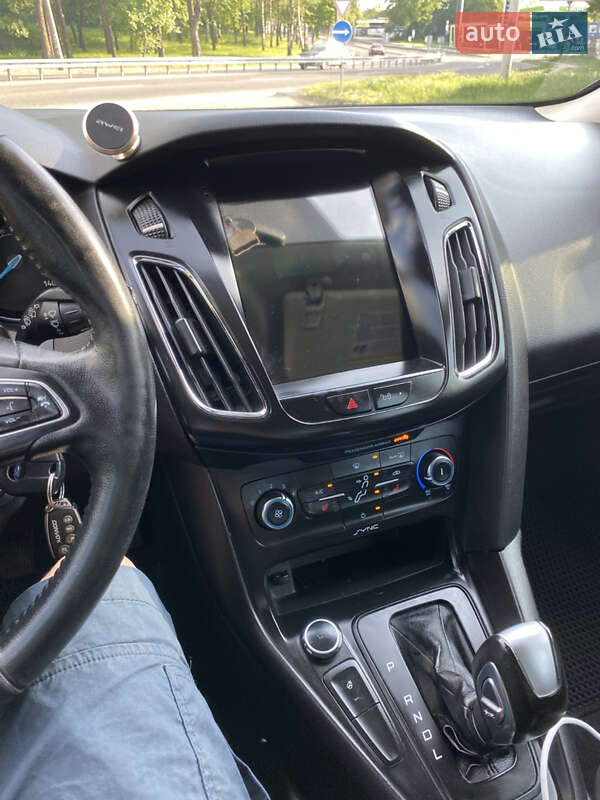 Хэтчбек Ford Focus 2016 в Днепре