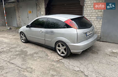 Хэтчбек Ford Focus 2003 в 