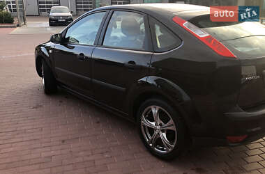 Хэтчбек Ford Focus 2006 в 