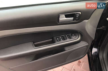 Хэтчбек Ford Focus 2006 в 