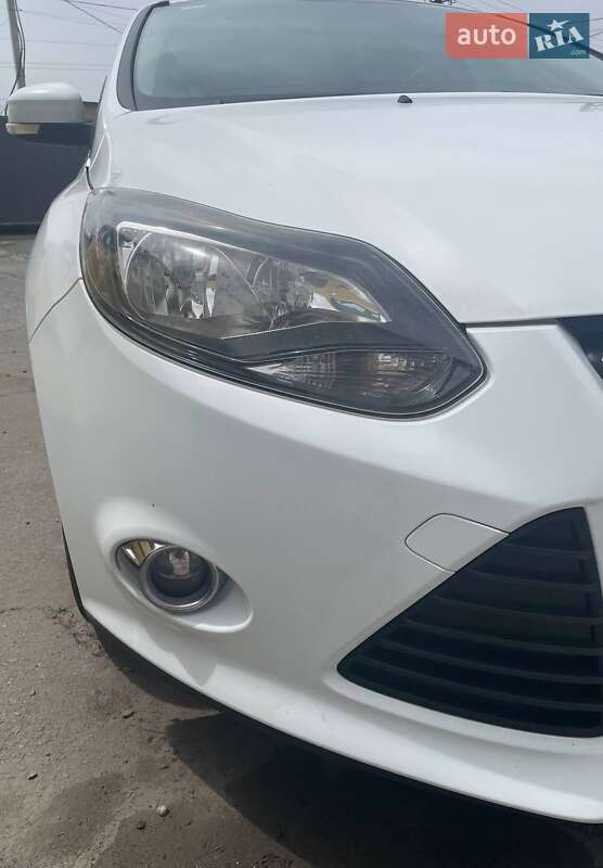 Хетчбек Ford Focus 2014 в Дніпрі