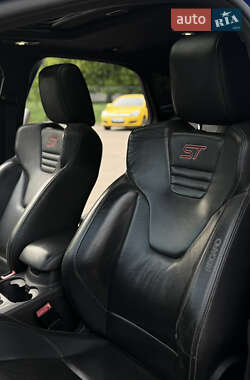 Хэтчбек Ford Focus 2013 в 