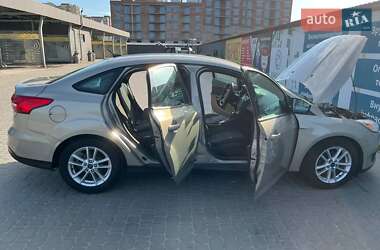 Седан Ford Focus 2015 в 