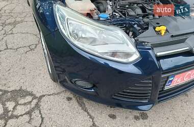 Седан Ford Focus 2011 в 