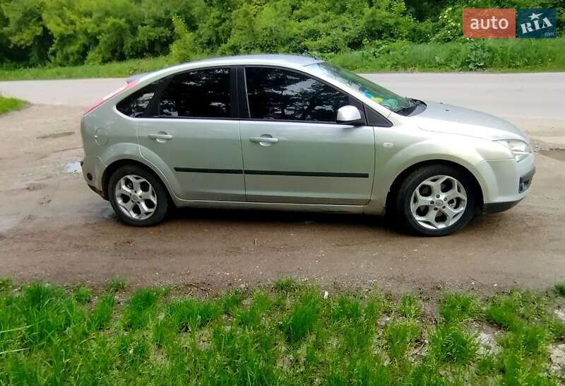 Хэтчбек Ford Focus 2006 в Каменец-Подольском