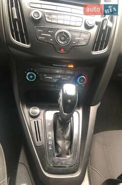 Седан Ford Focus 2015 в 