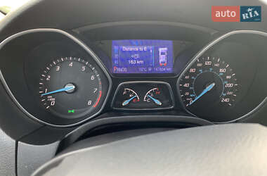 Хэтчбек Ford Focus 2013 в 