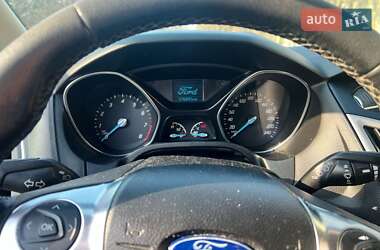 Хетчбек Ford Focus 2013 в 