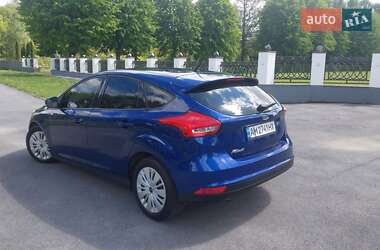 Хэтчбек Ford Focus 2015 в 