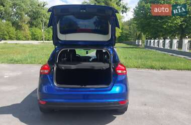 Хэтчбек Ford Focus 2015 в 
