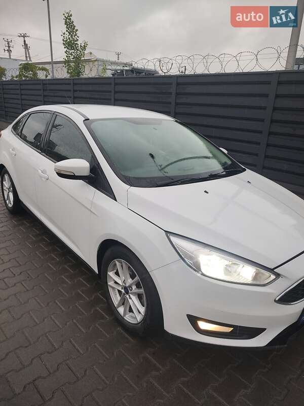 Седан Ford Focus 2016 в Киеве