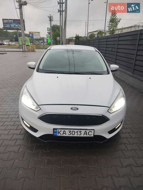 Седан Ford Focus 2016 в 