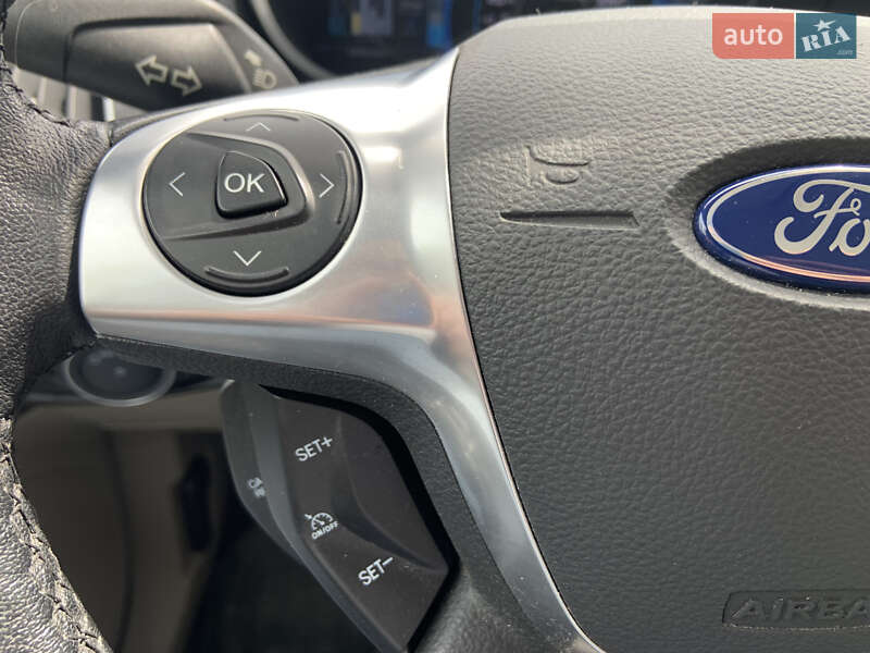 Седан Ford Focus 2016 в Киеве
