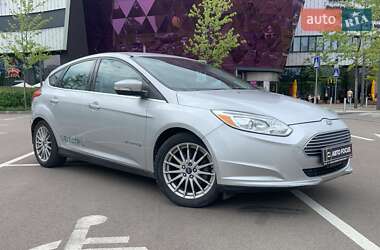 Седан Ford Focus 2016 в Киеве