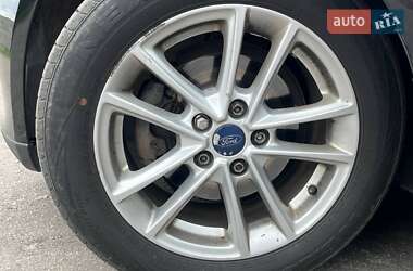 Седан Ford Focus 2016 в 