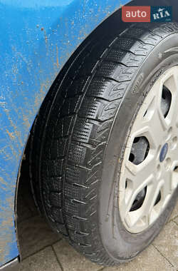 Седан Ford Focus 2012 в 