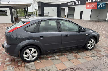 Хэтчбек Ford Focus 2007 в 