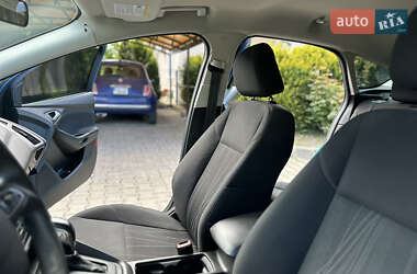 Хэтчбек Ford Focus 2015 в 