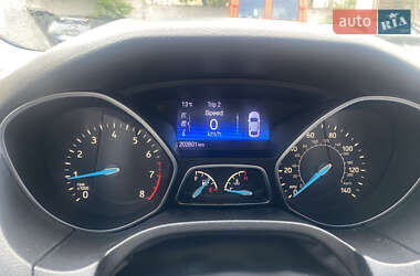 Седан Ford Focus 2015 в 