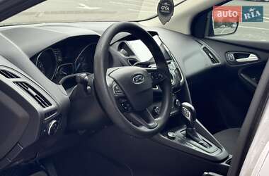 Хетчбек Ford Focus 2014 в 