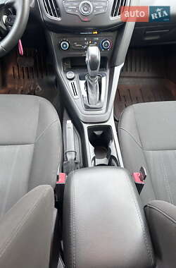 Седан Ford Focus 2015 в 
