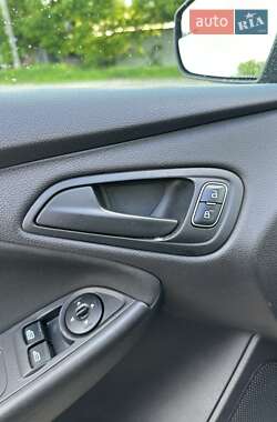 Седан Ford Focus 2015 в 