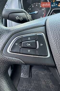 Седан Ford Focus 2015 в 