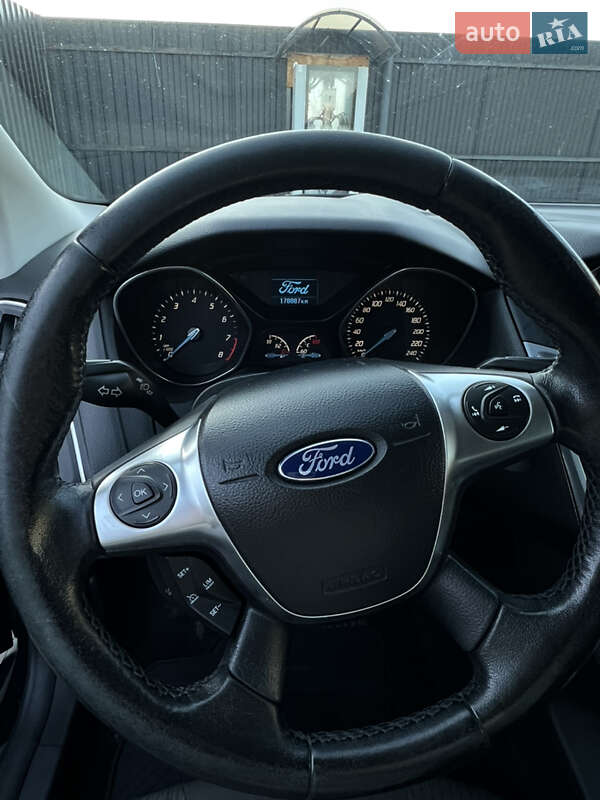 Хэтчбек Ford Focus 2014 в Перегинском