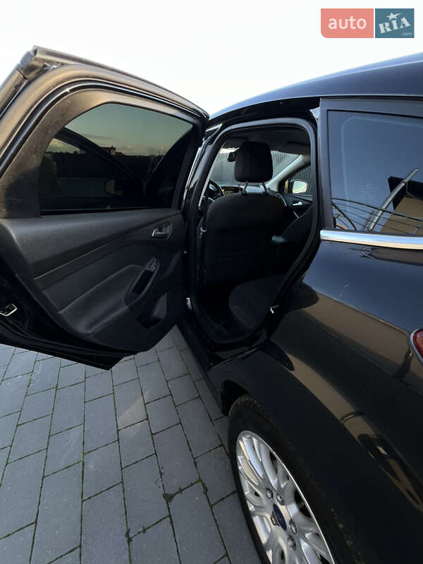 Хэтчбек Ford Focus 2014 в Перегинском